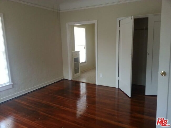 Building Photo - 603 Cochran Ave