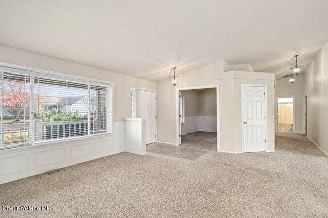 Building Photo - Coeur d' Alene Place!