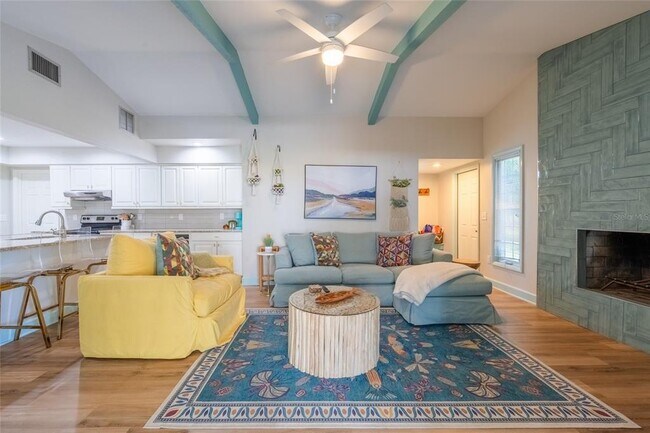 Building Photo - 5005 Canterbury Dr