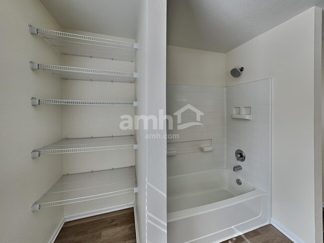 Building Photo - 2616 Coach House Loop