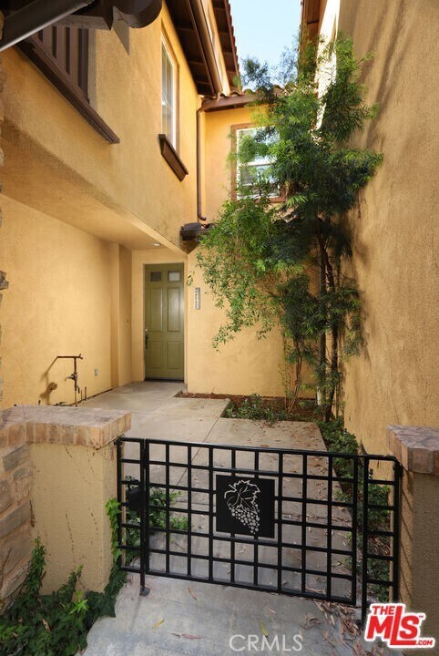 Building Photo - 211 Danbrook