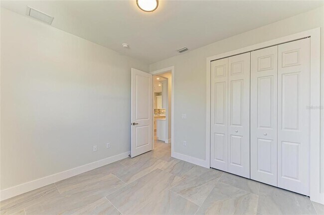 Building Photo - 380 Holly Rd