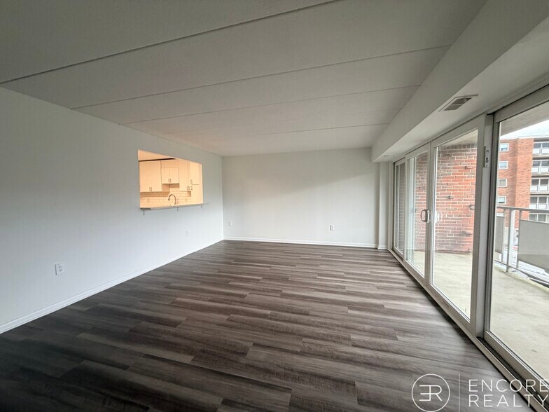 Building Photo - 51 Hill Rd