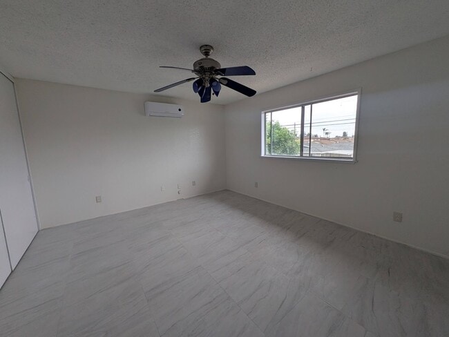 Building Photo - B- 6-Unit  9532-9536 1/2 Cedar Street.