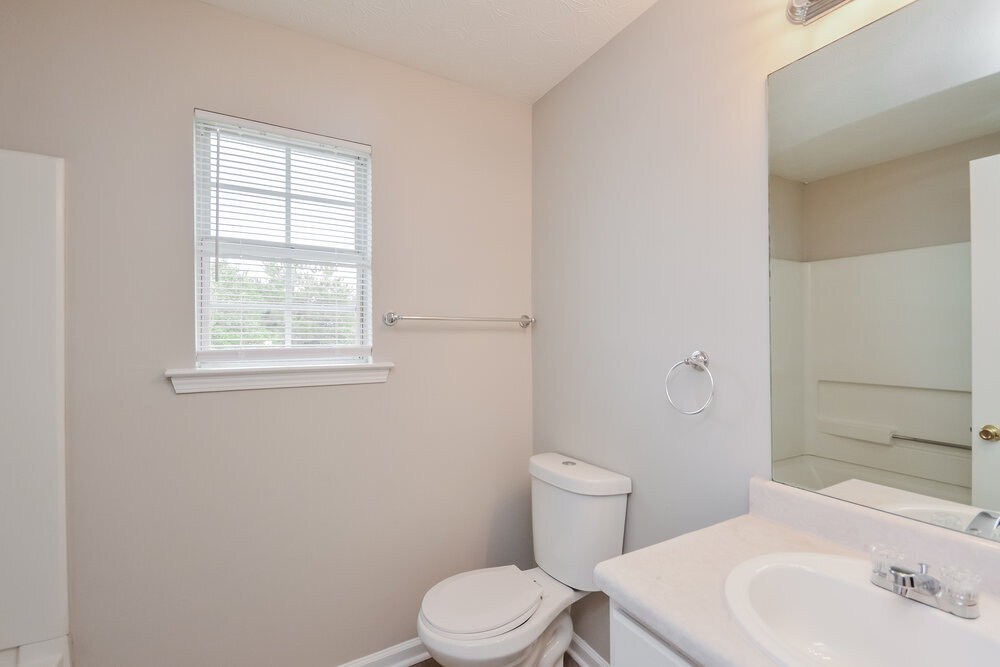 Building Photo - 95 Hazelhurst Dr