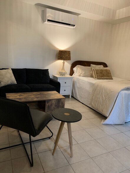 Building Photo - 1144 NW 7th Ave