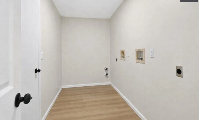 Building Photo - 13 Sligo St