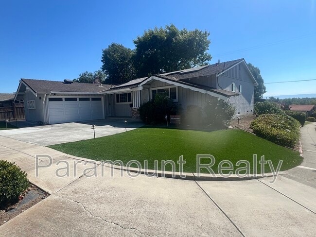 Building Photo - 30407 Treeview St