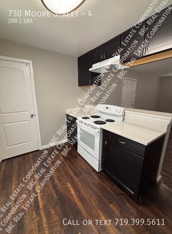 Building Photo - 730 Moore St