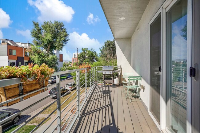 Building Photo - 3213 W Conejos Pl