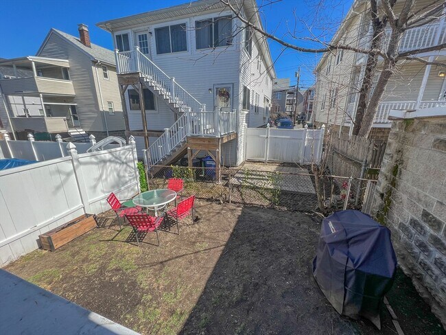 Building Photo - 65 Woods Ave