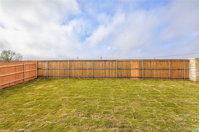 Building Photo - 401 Yemen Rd