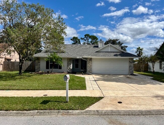 Primary Photo - Adorable 3/2 located in Oviedo - Alafaya W...