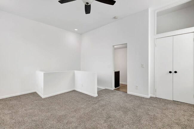 Building Photo - Corryville Condo_ Heat Paid