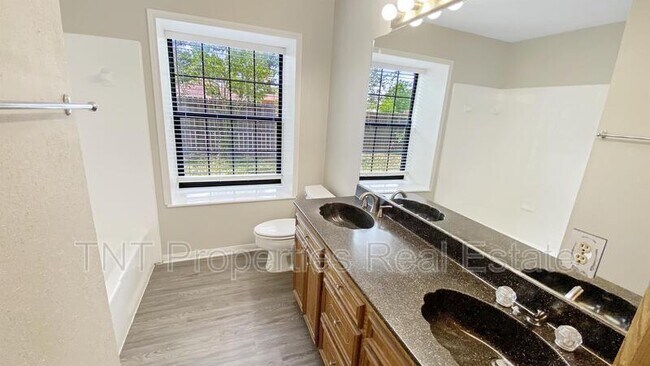 Building Photo - 2901 Pueblo Ct S