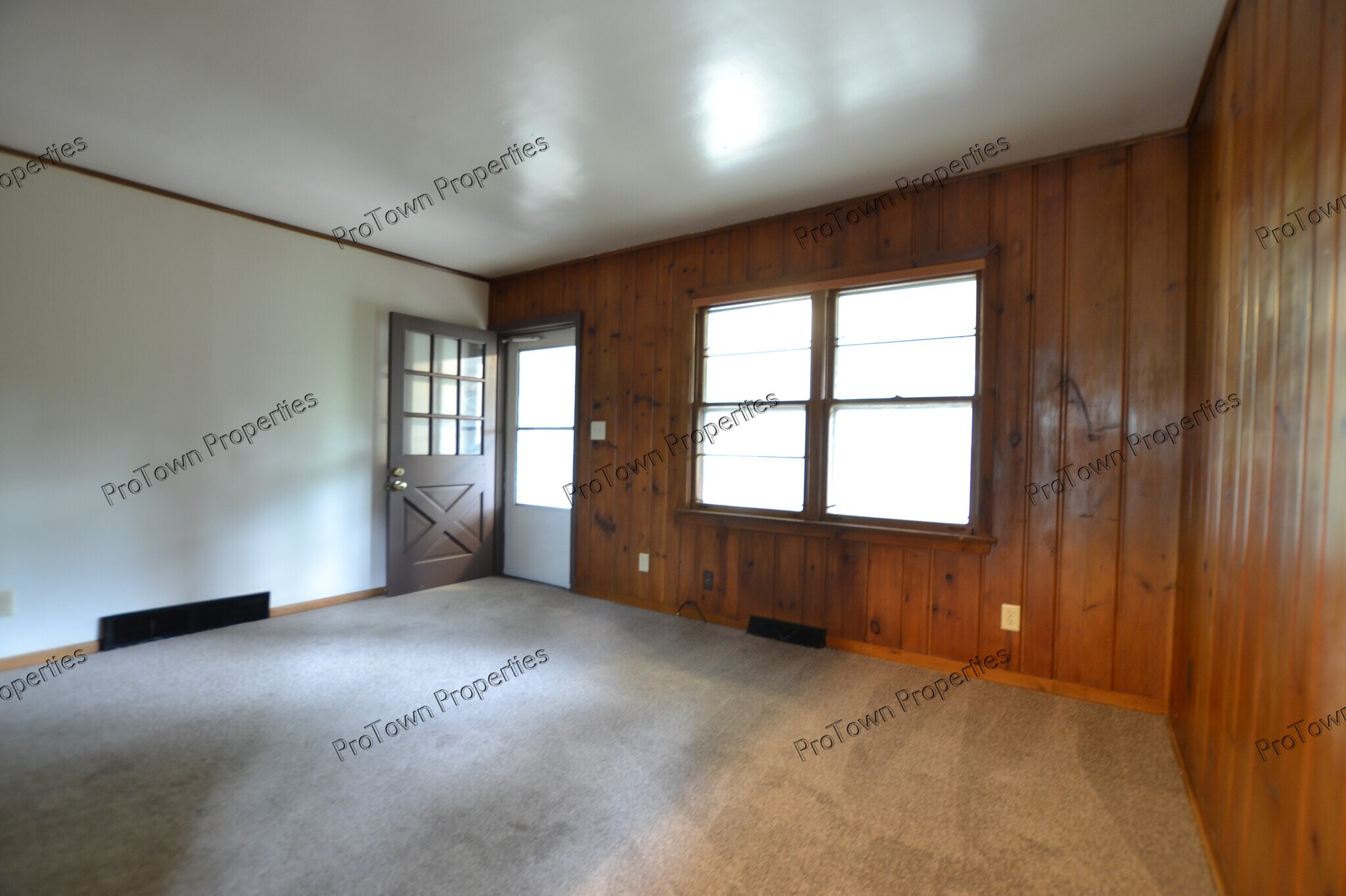 Building Photo - 10 Riverview St