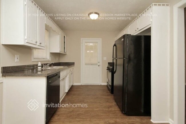 Building Photo - 4210 Burgundy Way