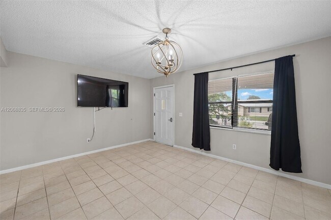 Building Photo - 3317 NE Jeannette Dr