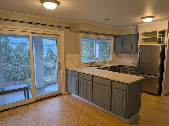 Building Photo - Gorgeous 4 Bed, 3 Bath House for Rent in M...