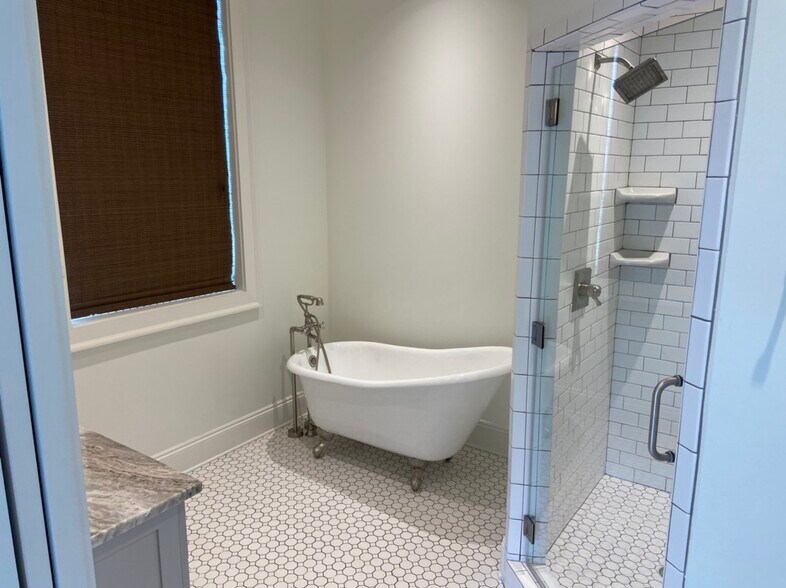 Master Bath - 30 Barnes St