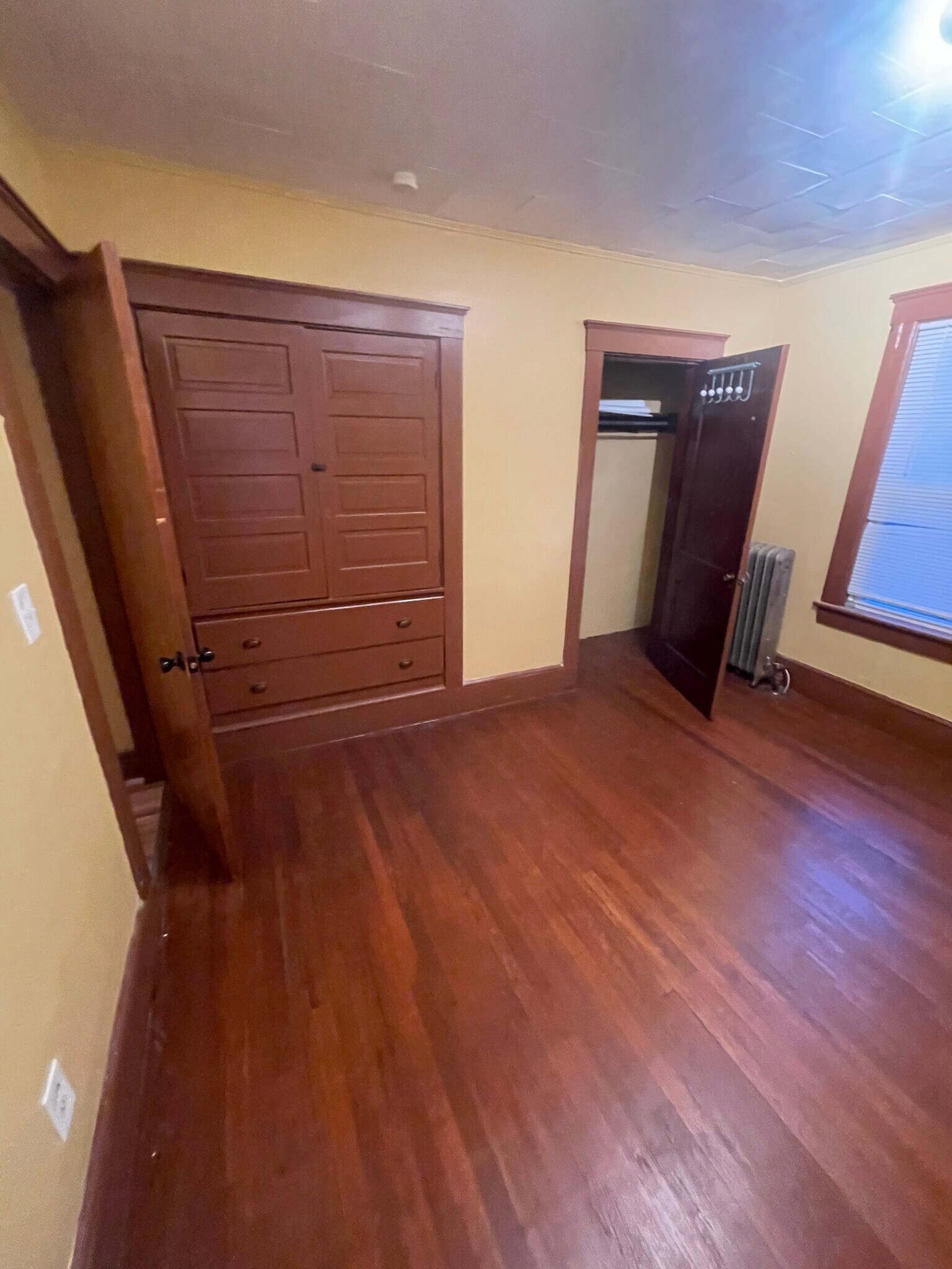 Building Photo - 87 Ferry St