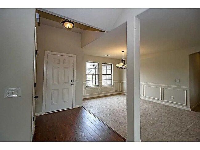 Building Photo - 1040 Messina Way