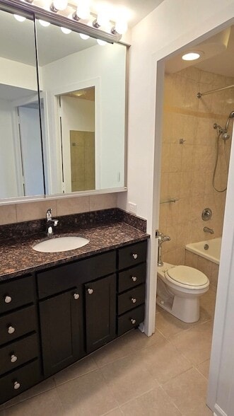 Building Photo - 300 N State St