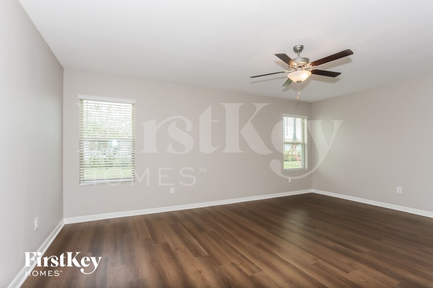 Building Photo - 10226 Bright Crystal Ave
