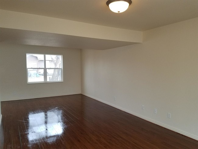 Building Photo - 336 N Maybell Ave