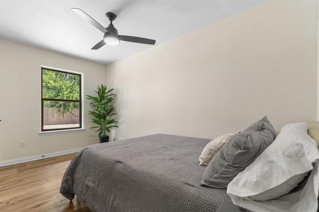 Building Photo - 313 Mill St