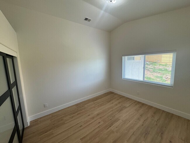 Building Photo - Sangamon Ave