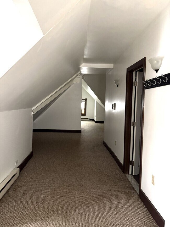 Building Photo - 72-74 Hanks St, Lowell