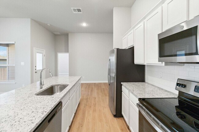 Building Photo - WELCOME TO THE NEW AMANDA PARK IN MEDINA C...