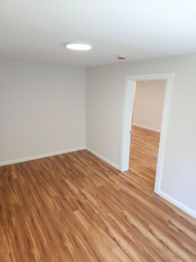 Building Photo - Village at Autumn Pond II: One Bedroom wit...