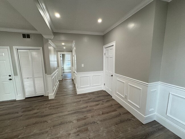 Building Photo - 61 Gates St