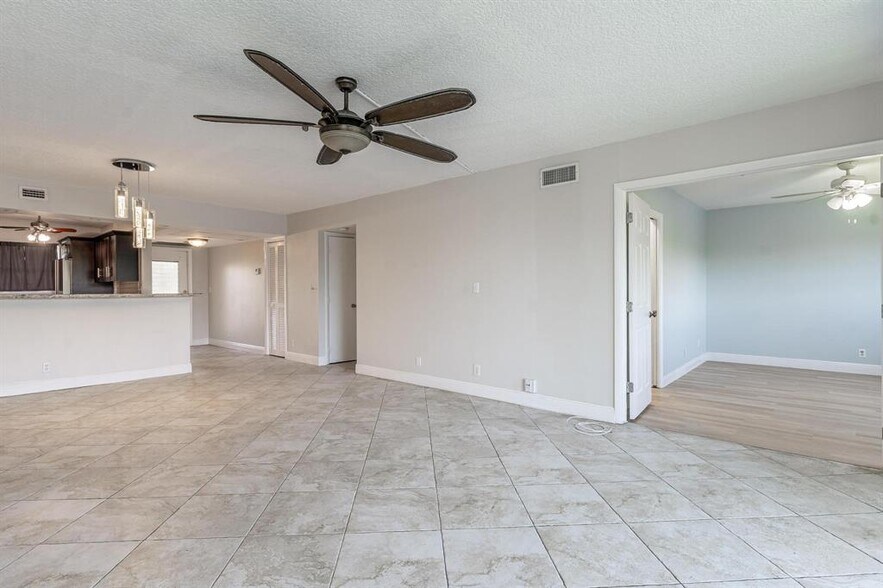 Building Photo - 2850 Forest Hills Blvd