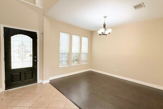 Building Photo - 20810 Balmoral Glen Ln