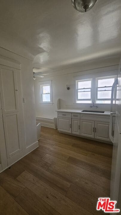 Building Photo - 1034 N Kenmore Ave