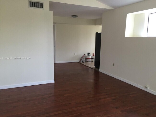 Building Photo - 10441 SW 156th Ct