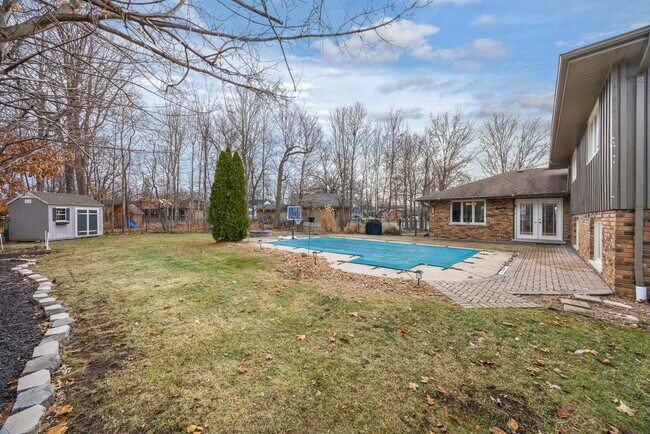 Building Photo - 641 Woods St