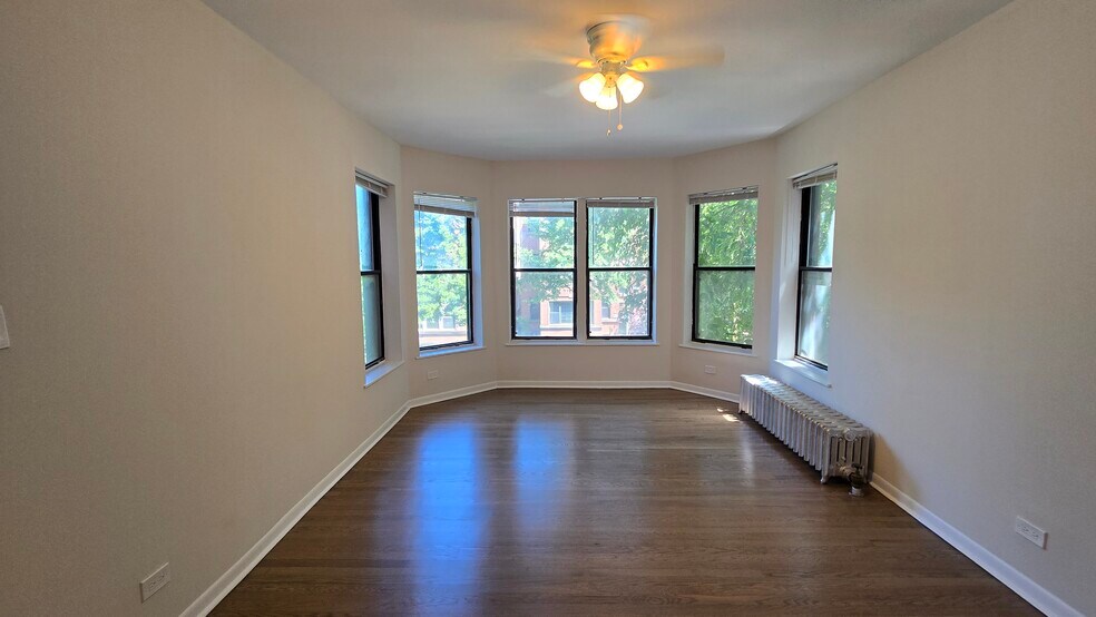 Building Photo - 7722 N Marshfield Ave