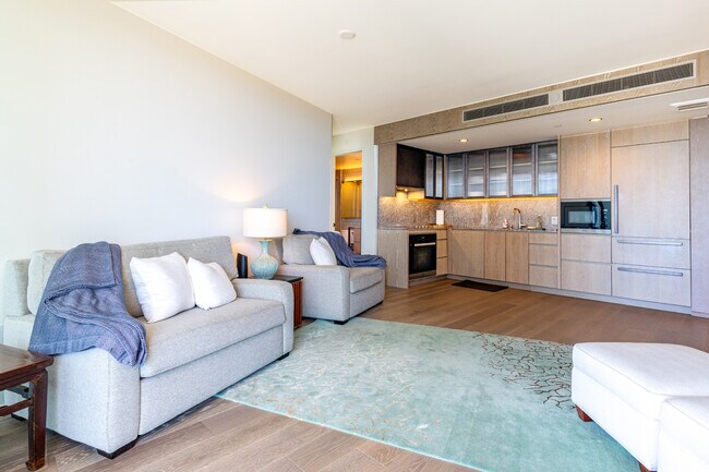 Building Photo - 1000 Auahi St