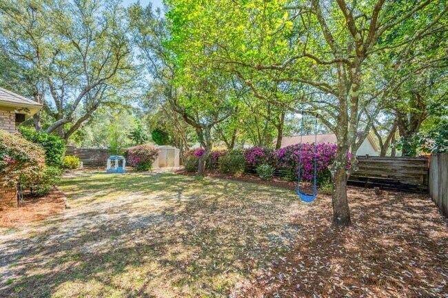 Building Photo - 512 Samana Way
