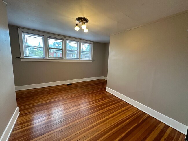 Building Photo - 161 Frambes Ave