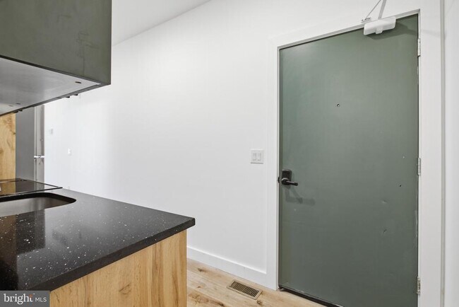 Building Photo - 4243 Mantua Ave