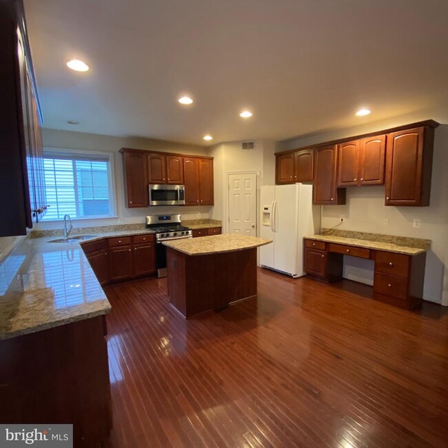 Building Photo - 12098 Paper Birch Ln