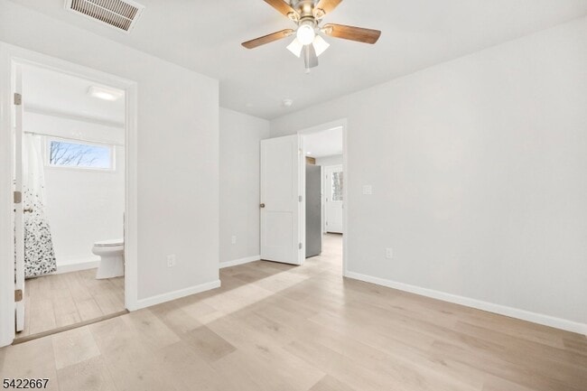 Building Photo - 7 Mountain Rd