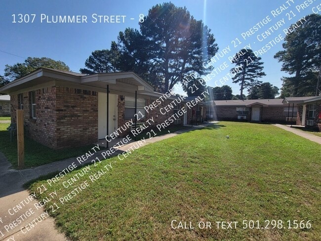 Building Photo - 1307 Plummer St
