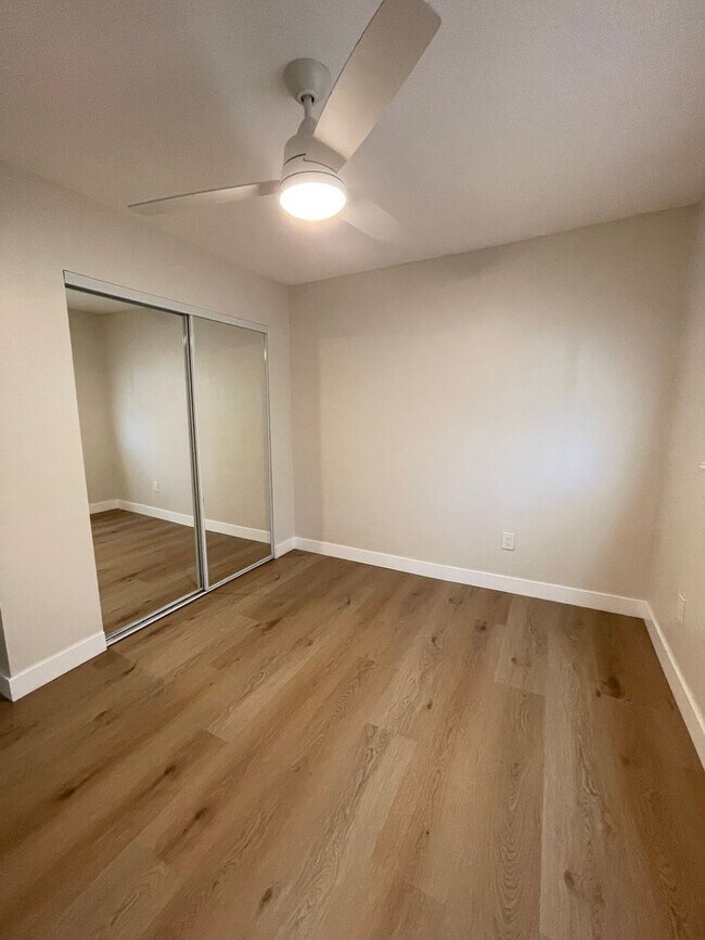 Building Photo - Beautiful 3br, 2b Duplex