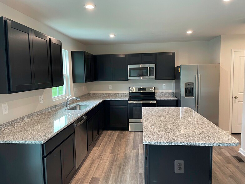 Building Photo - 5411 Vergo Rd